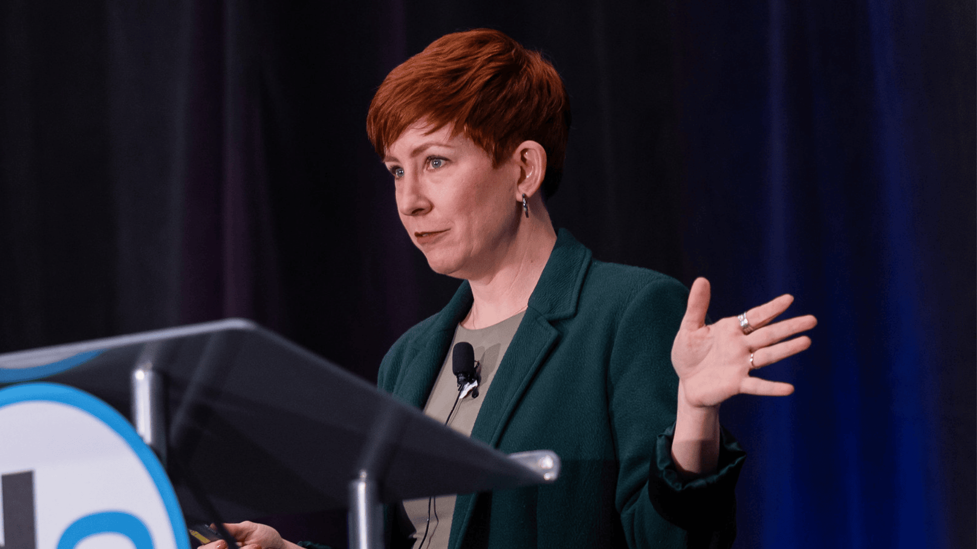 Financial Services Page - Body Image 3 - Andrea Fryrear Keynote (1)